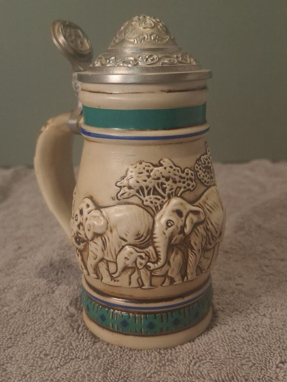 Avon 1990 Endangered Species Asian Elephant Lidded Stein Brazil 58098- Excellent
